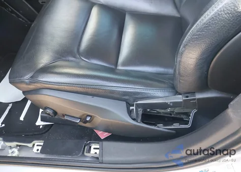 2018 Volvo S90 T5 Momentum z USA, uszkodzony, nr VIN LVY982AK6JP004308